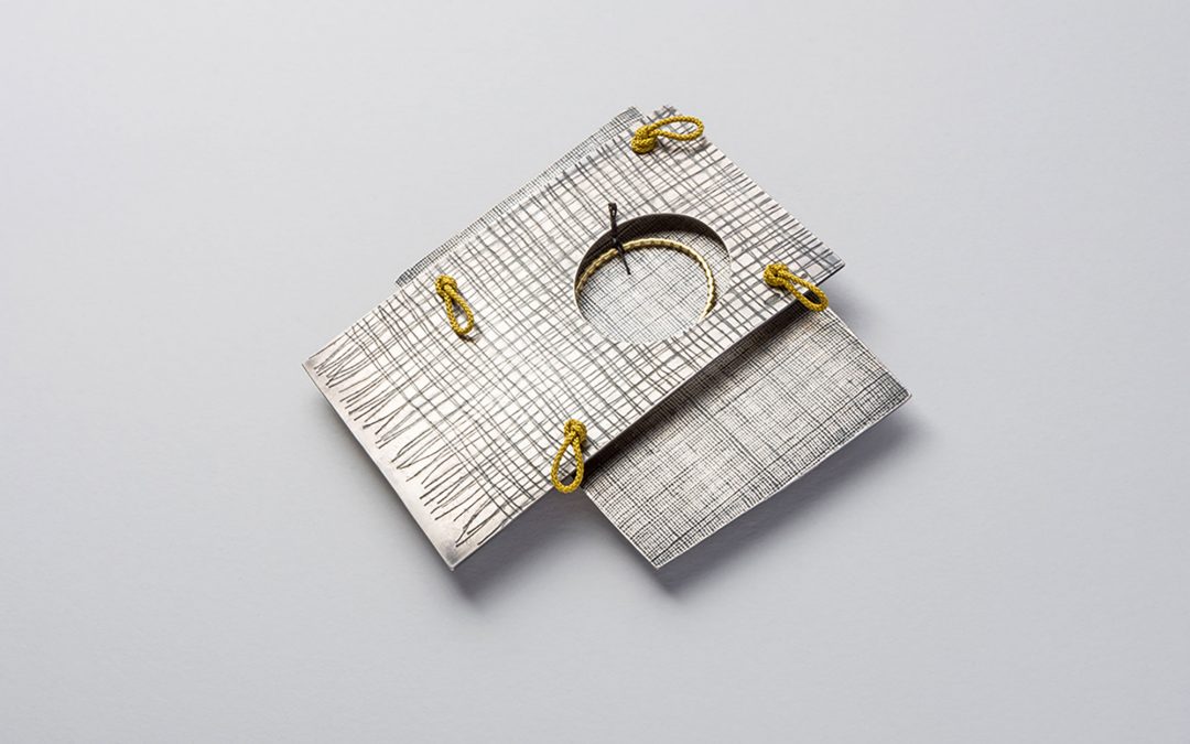 Composition with gold hoop