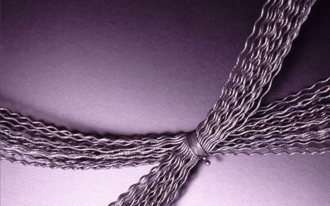 Cross-Over Neckpiece